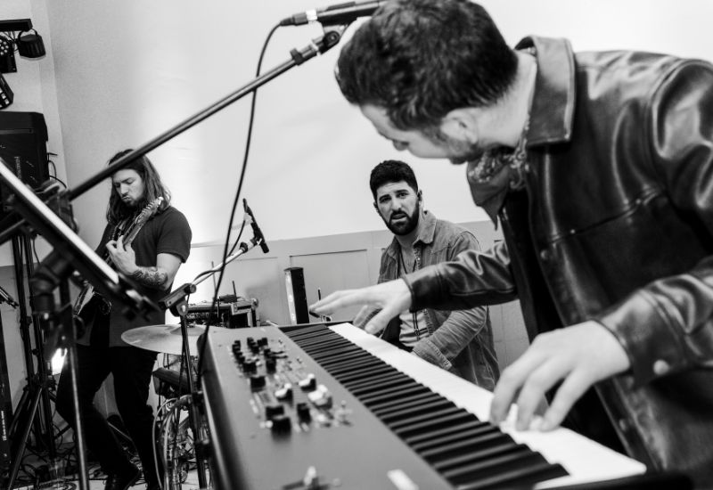 Música en directo en bodas y fiestas de pueblo con El Bueno, El Feo y El Malo